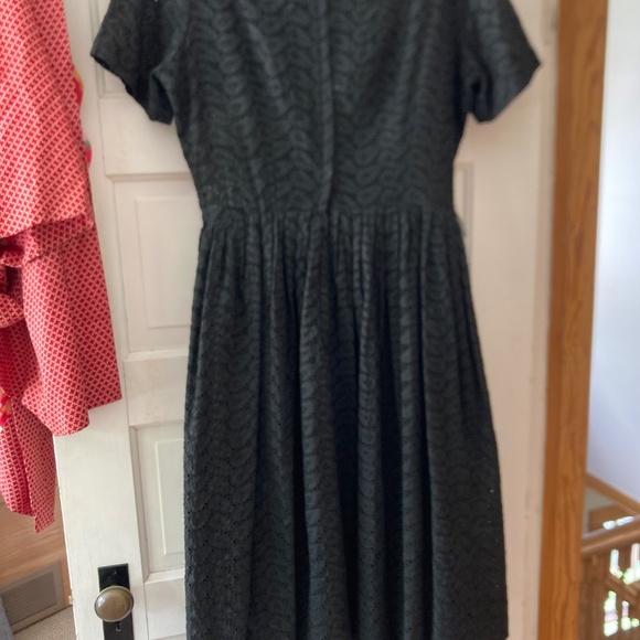 “Quaker Lady” black eyelet 1950s dress w/ scalloped boat neck full skirt - Picture 8 of 10